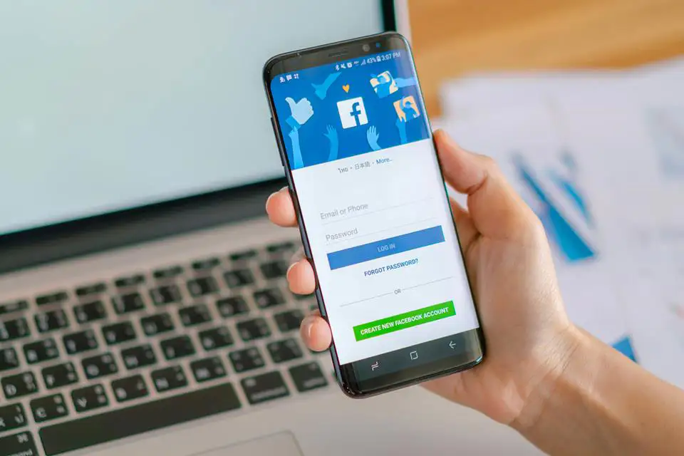 Facebook'ta Reklam Nedir? Nasıl Verilir?